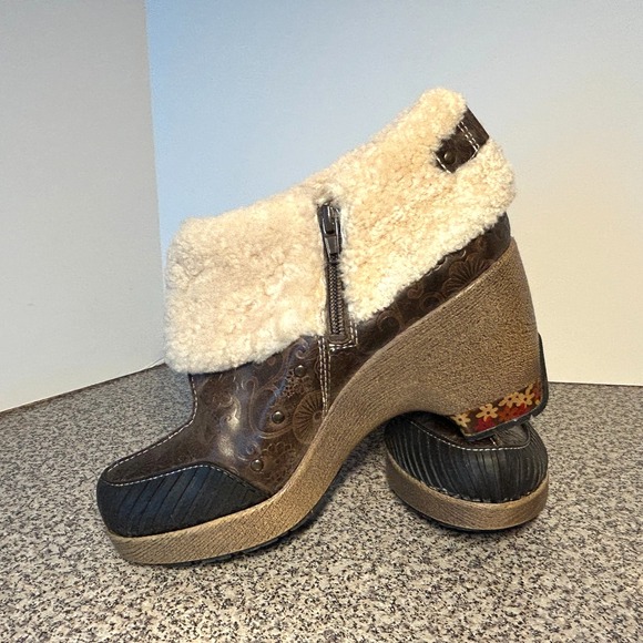 J-41 JBU Adventure On Sherpa Lined Clog Boot -Size 8-Brown Booties Heel Rubber - Picture 1 of 12